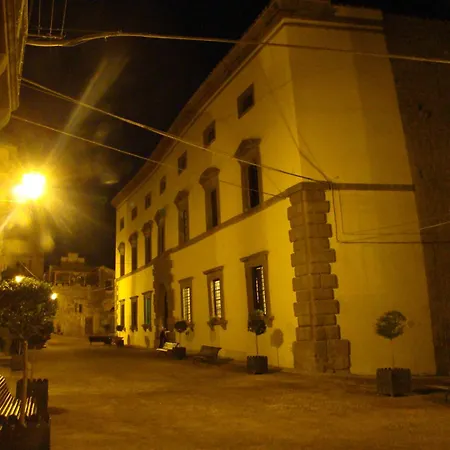 Palazzo Orsini Bed & Breakfast 3*
